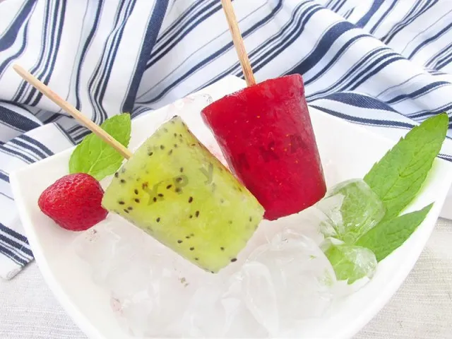 Домашние мороженое фруктовый лед в блендере