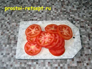 Филе индейки в духовке: помидоры нарезать кружочками