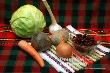 Овощи для борща - капуста, свекла, морковка, лук и т.д.