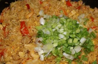 Жареный рис по-тайски с курицей - фото шага 7