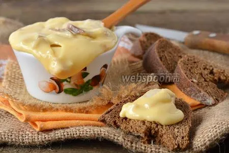 Фото рецепта Мягкий плавленый сыр с грибами