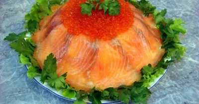 Салат Торт рыбный из семги с икрой