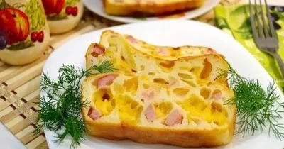 Заливной пирог с сыром и колбасой на кефире