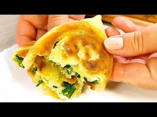 Пирожки с яйцом и зеленью на сковородке и в духовке