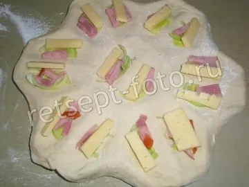 Пирожки с колбасой и сыром в духовке
