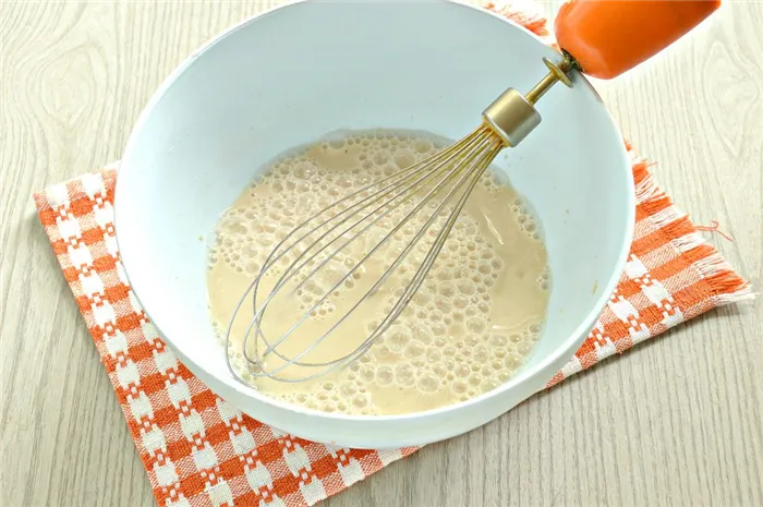 Фото рецепта - Быстрое дрожжевое тесто на воде для пирожков - шаг 3