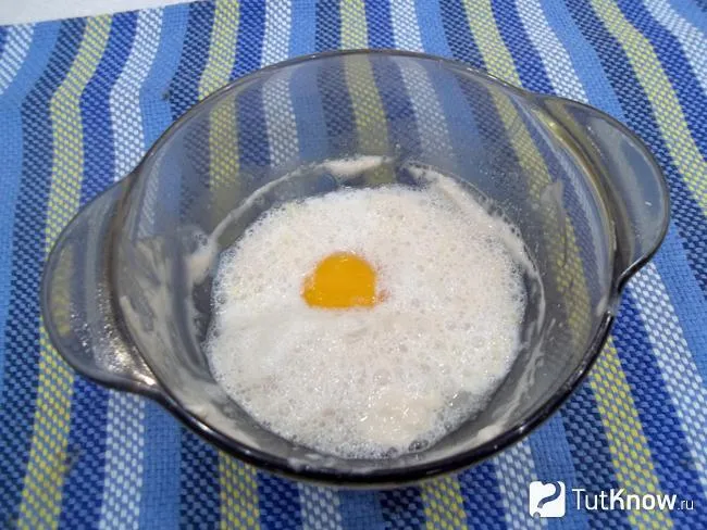 В дрожжи добавлено яйцо