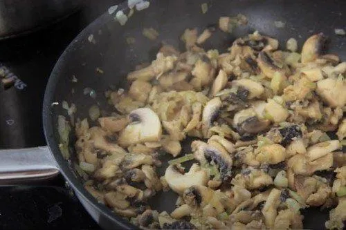 Жульен с курицей грибами и сливками - пошаговый рецепт