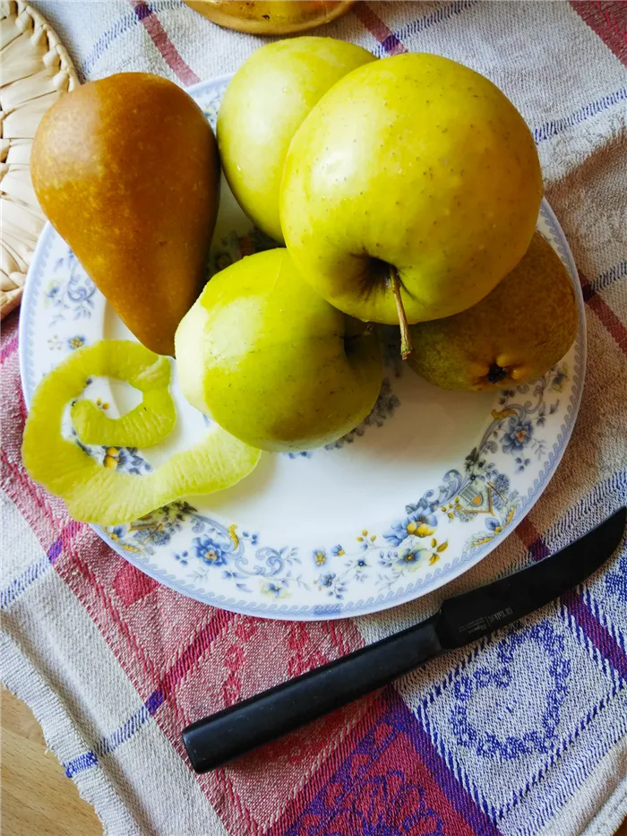 Рецепт компота с фруктовым пюре - шаг 1