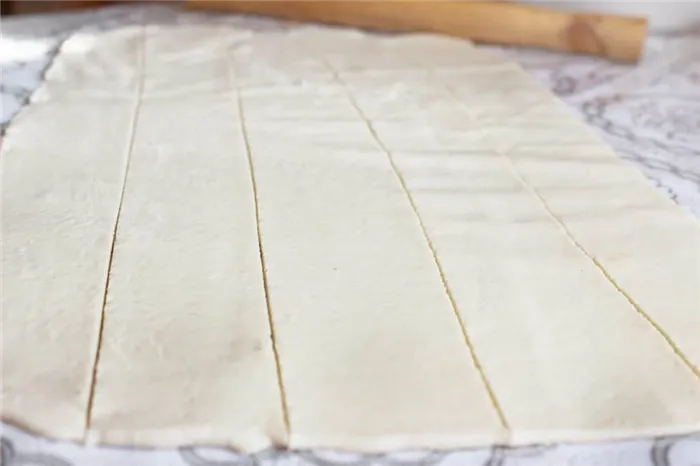 Фото рецепта - Бездрожжевой пирог «Улитка» со шпинатом и сыром - шаг 3