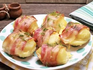 Картофель с беконом, запеченный в духовке - фото шаг 7