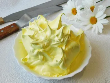 Белково масляный крем для торта и выпечки