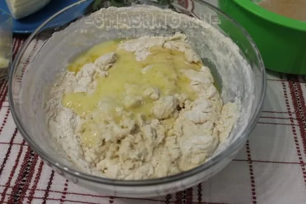 Приготовление теста для осетинского пирога