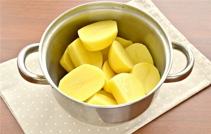 Фото рецепта - Картофельное пюре с чесноком в блендере - шаг 1