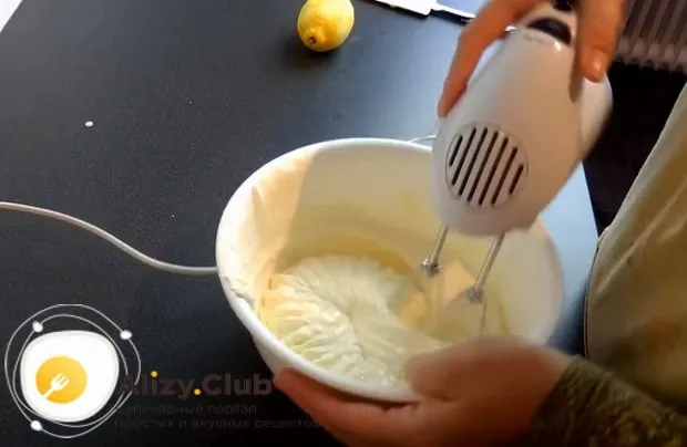 Приготовление вкуснейшего крема для блинного торта со сгущенкой по подробному рецепту