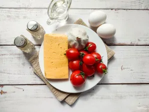 Салат с помидорами, сыром и чесноком - фото шаг 1