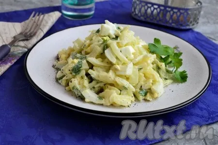 Луковый салат с яйцами