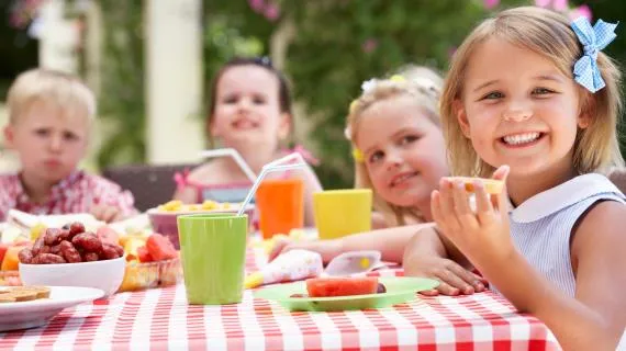 6 веселых и очень полезных угощений для детской вечеринки