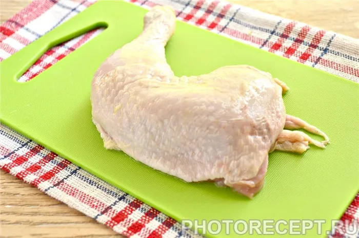 Фото рецепта - Куриные окорочка с чесноком в фольге - шаг 1