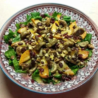Салат со шпинатом, тыквой и шампиньонами - рецепт с фото