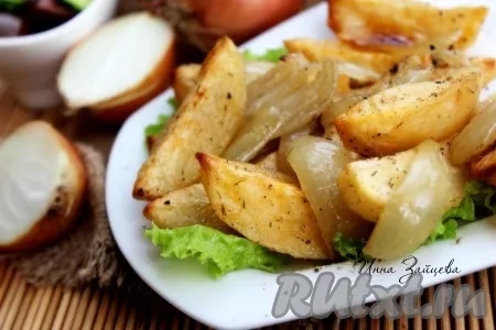 Картошка с луком в духовке - фото шаг 1