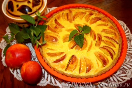 Приготовление рецепта Персиковый пирог с заливкой шаг 11