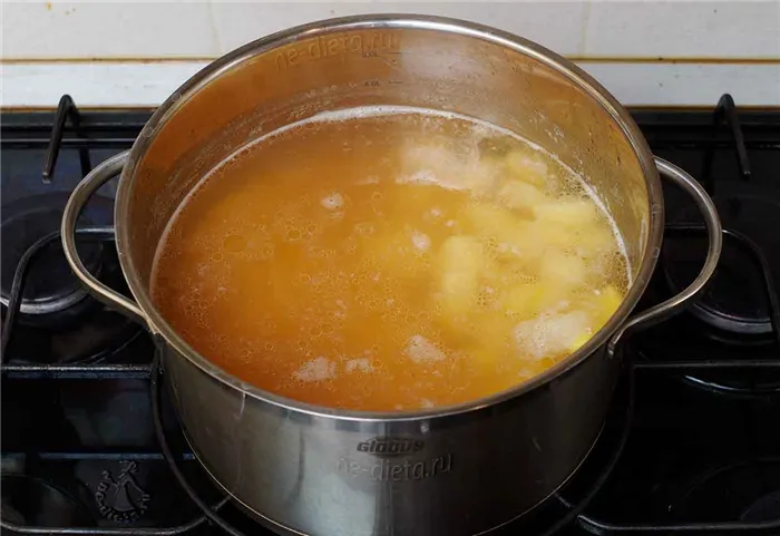 В гороховый суп положить картошку