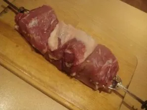 Мясо на вертеле в духовке - фото шаг 3