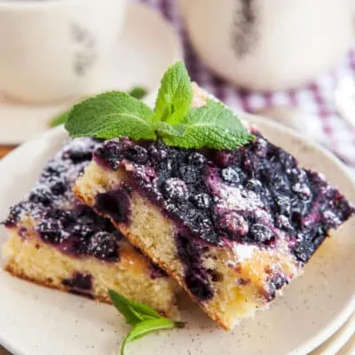 Домашний пирог с черникой - рецепт с фото