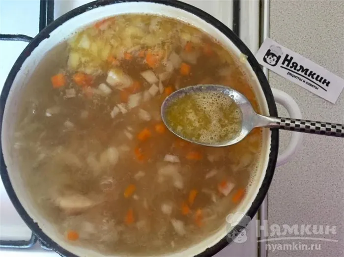Суп грибной с консервированными шампиньонами, морковью и луком - фото шаг 8