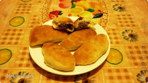 Предлагаю Вам попробовать пироги из пистиков (хвоща полевого). Это одно из самых популярных блюд коми-пермяцкой кухни. (фото 1)