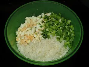 Пирожки с рисом и яйцом - фото шаг 3