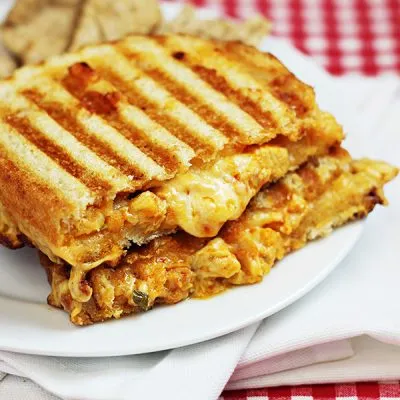 Французский сэндвич с цыпленком и сыром - рецепт с фото