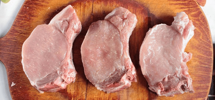 Охлажденное мясо из холодильника