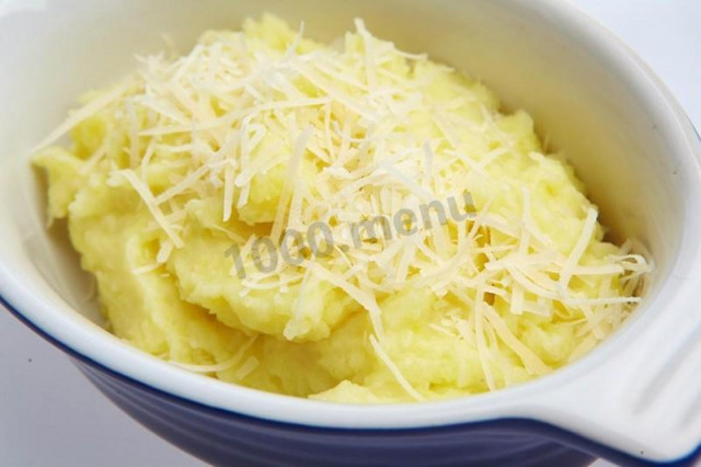 Картофельное пюре с сыром и молоком