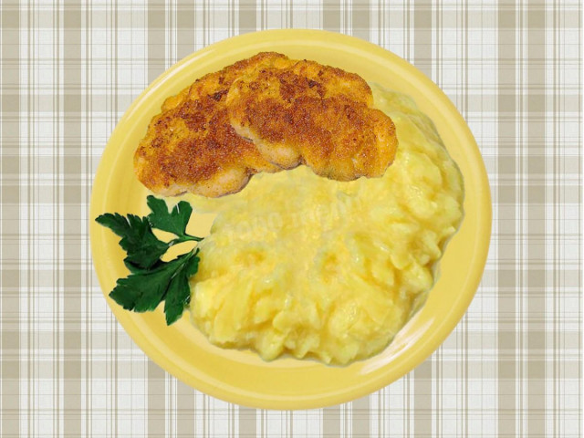 Картофельное пюре с твердым сыром и чесноком