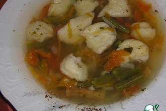 Рецепт: Фасолевый суп с сырными клецками