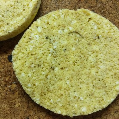 Хлеб по Дюкану из творога (в микроволновке) - рецепт с фото