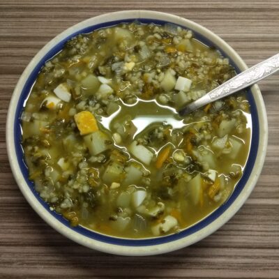 Зеленый борщ с булгуром (щавельный суп) - рецепт с фото