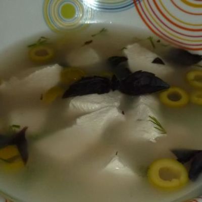Куриный суп с рисом и оливками