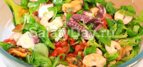 Салат с осьминогом и кальмарами