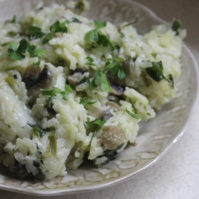 Рис с курицей, шпинатом и грибами - рецепт с фото