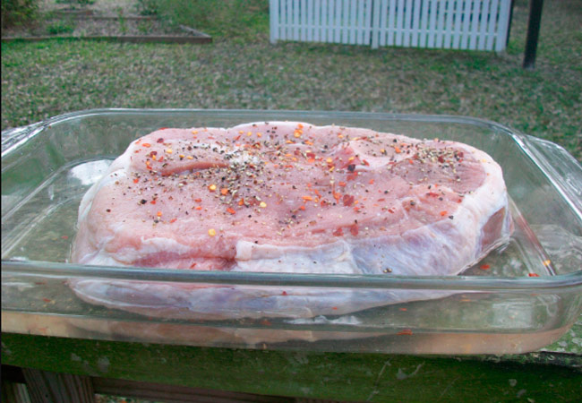 Как приготовить свиной окорок в духовке в фольге