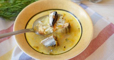 Рыбный суп из консервов сайры с рисом