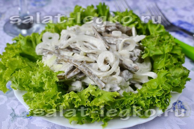 Салат из печени с маринованным луком «Объедение»