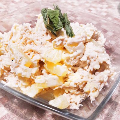 Куриный салат «Нежность» с ананасом и сыром - рецепт с фото
