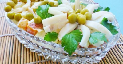 Оливье с кальмарами салат