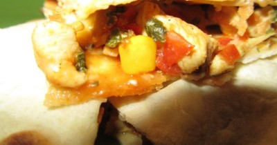 Мексиканская кесадилья с курицей и сыром