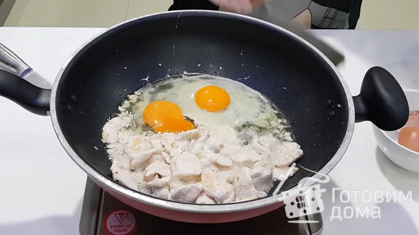Као пад гай (Khao Pad Gai) Тайский жареный рис с курицей фото к рецепту 4