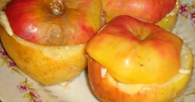 Запеченные яблоки с творогом и корицей на завтрак